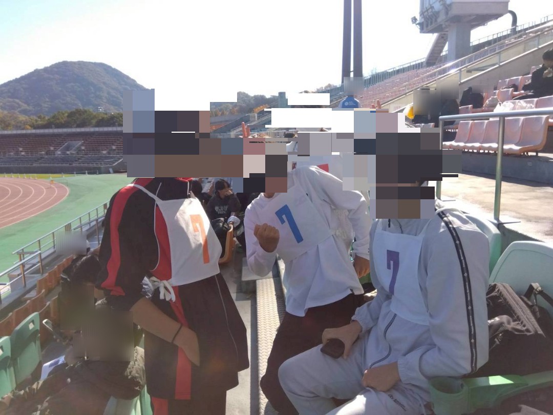 EU_Aikido's tweet photo. 愛媛大学合氣道部です！
今日はニンジニアスタジアムでリレーマラソンに出場してきました✨
最低人数5人で2時間走り切りました…！
なんとか生きて帰っております🏃💨
#合氣道　#合気道　#愛媛大学 https://t.co/9p9yQshGD3