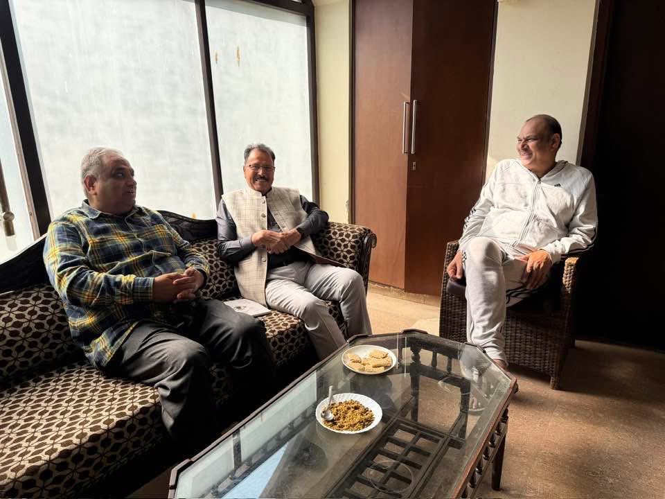 आज ग्वालियर में माननीय सांसद श्री अशोक सिंह जी से उनके निवास पर शिष्टाचार भेंट की।