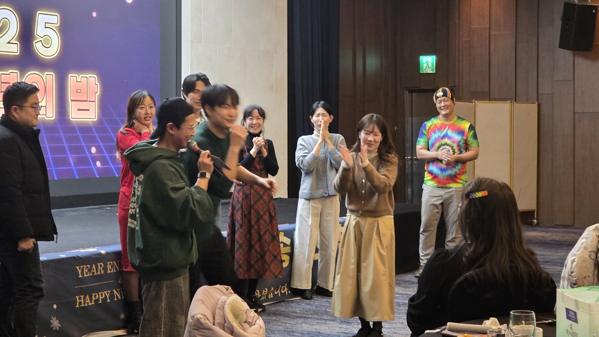 드레스코드 수상자들 단체샷과 MC윤기의 즐거운 청개구리 가위바위보!! 😆😆😆 ㅋㅋㅋㅋ