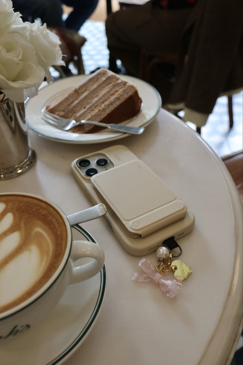 miss lash tweet media