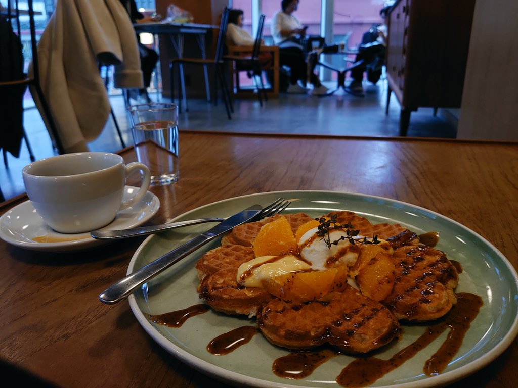 sket_tetu's tweet image. フグレン浅草！
ノルウェーの冷たい風を感じる…