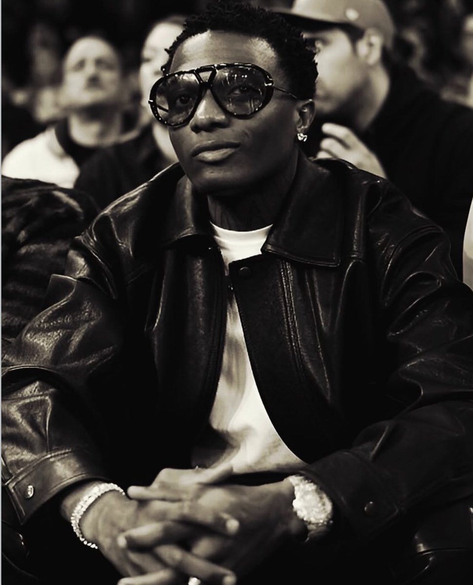 Godsonn2710's tweet image. ‘’U can&apos;t hate on someone doing better than u in what u failed at! Learn and appreciate! Free ur mind from hate young kids 🙏🏾.’’

                                  ——Wizkid