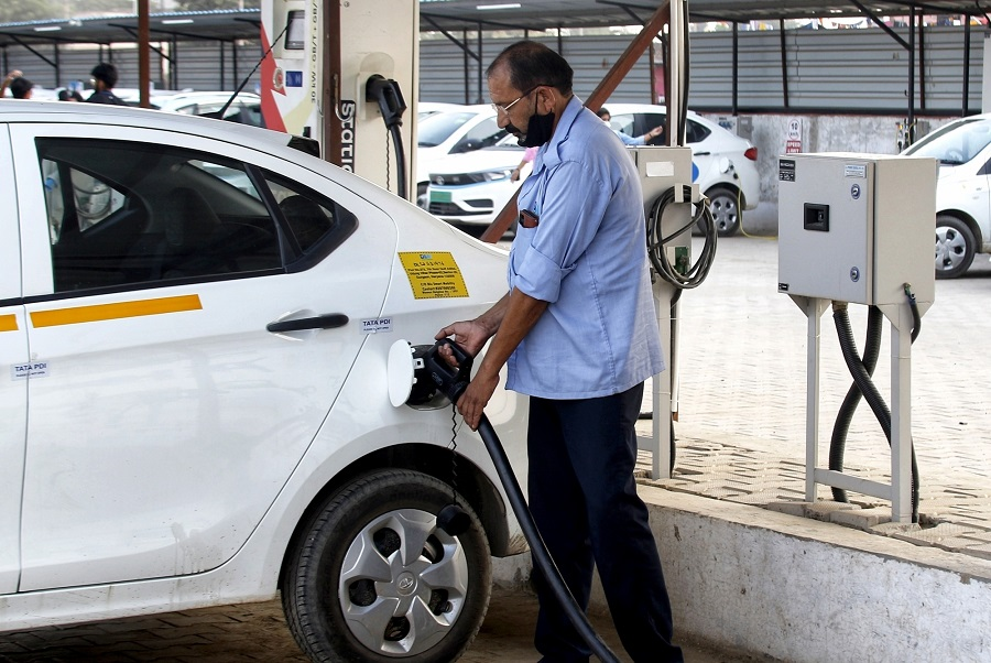 guru_drive's tweet image. Government extends financial support to commercialise indigenous EV charger

testdriveguru.com/government-ext…

#EVCharging #EVInfrastructure #MakeInIndia @tdbgoi @rkpathak87 #ElectricMobility #CleanTech #SustainableTransport #IndigenousTechnology #DSTIndia @MinScTechGoI  @guru_drive