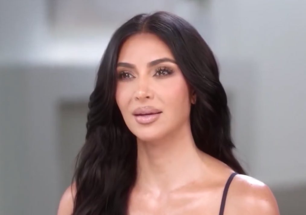 PopBase's tweet image. Kim Kardashian learned that she has ‘low brain activity’ in her frontal lobe while getting a scan in the latest episode of ‘The Kardashians’:

“That just can’t be… Not accepting. I got to get on a plan to really figure this out because I have sh*t to do this summer.”