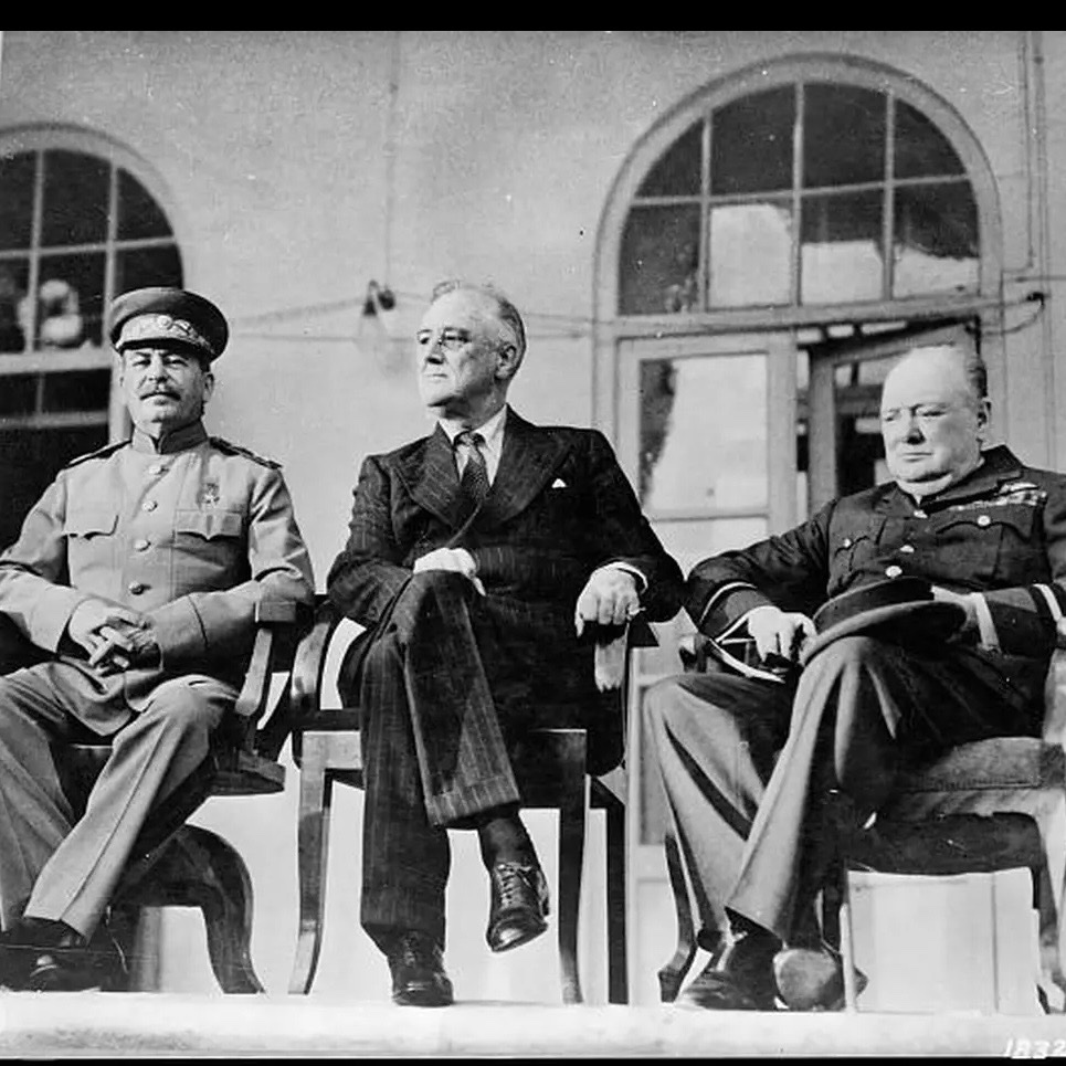 TammiMinoski's tweet image. #OTD 1943: President Franklin Roosevelt, British PM Winston Churchill and Soviet Premier Joseph Stalin met in Tehran, to coordinate the Allied military strategy against Germany and Japan. It was the first time all three had met. #TehranConference #WWII