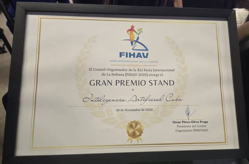 El Stand #IA_Cuba brilló en #Fihav2025 al obtener el 🏆 Gran Premio de Comunicación Social y el 🏆 Gran Premio de Stand. Reconocimientos al talento y compromiso de nuestros profesionales. ¡Orgullo de #Cuba y ejemplo del potencial de la #InteligenciaArtificial! ¡Felicidades! 🇨🇺