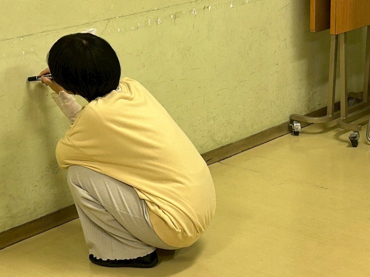 #手塚の劇団 
#昨日の使い方 

公演まで2週間🗓️
土日共にお夜の回に余裕あり
ぜひご検討ください

本日も稽古行ってきます
壁に

色んなものに執着しすぎている。
今日もご飯が美味しい、空が綺麗。
それだけ持って、生きていられたらいいのにね。

.
.

ｺﾞﾖﾔｸ→ /// x.gd/Q4JnP /