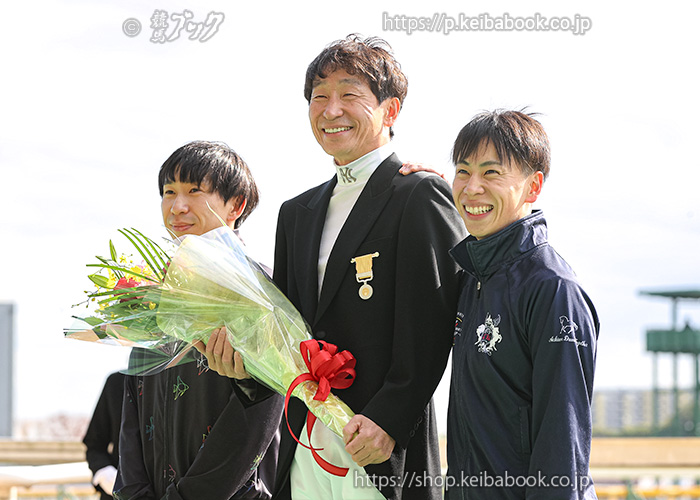 #横山典弘 騎手㊗黄綬褒章受章🎉

2025年11月29日 #東京競馬場 
#横山和生 騎手
#横山武史 騎手