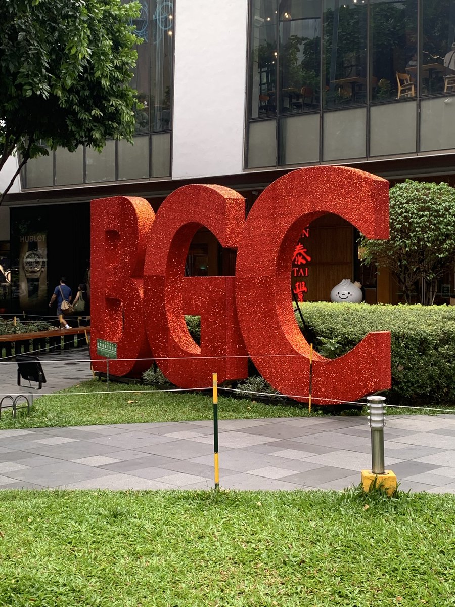 cocotree_life's tweet photo. 観光しよう!
Mamasyal tayo!
多くの外国人が住んでいるBGC🇵🇭
近代化されすぎてて、もはやフィリピンじゃないみたい😯
警備・整備がされてて最も安全なエリア👮
📍Bonifacio Global City
#フィリピン観光 #フィリピン移住 #海外移住 #南国ライフ #日比カップル #japinoy #マニラ #BGC https://t.co/yyIa9IWnpp