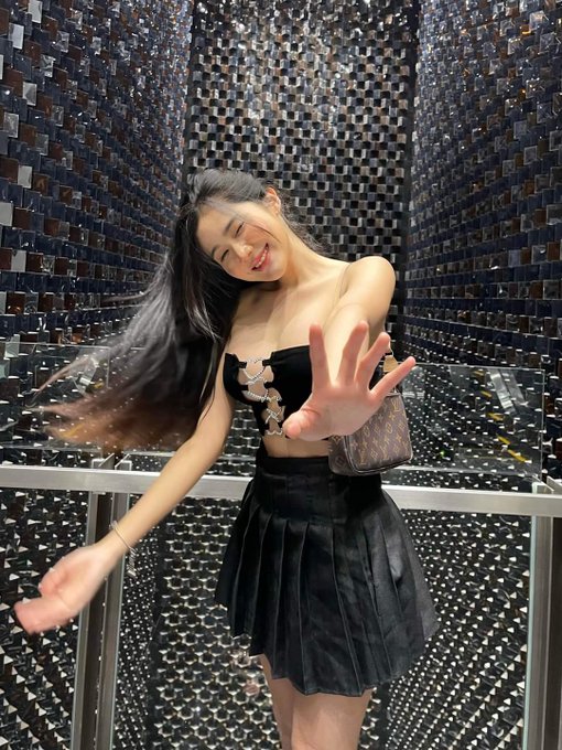 phrxm33594's tweet photo. หนาวนี้กอดใคร หนาวมั้ย มากอดหนู🥰 https://t.co/A3JTafA5Mi
