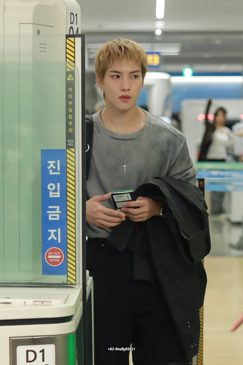 레알 tweet media