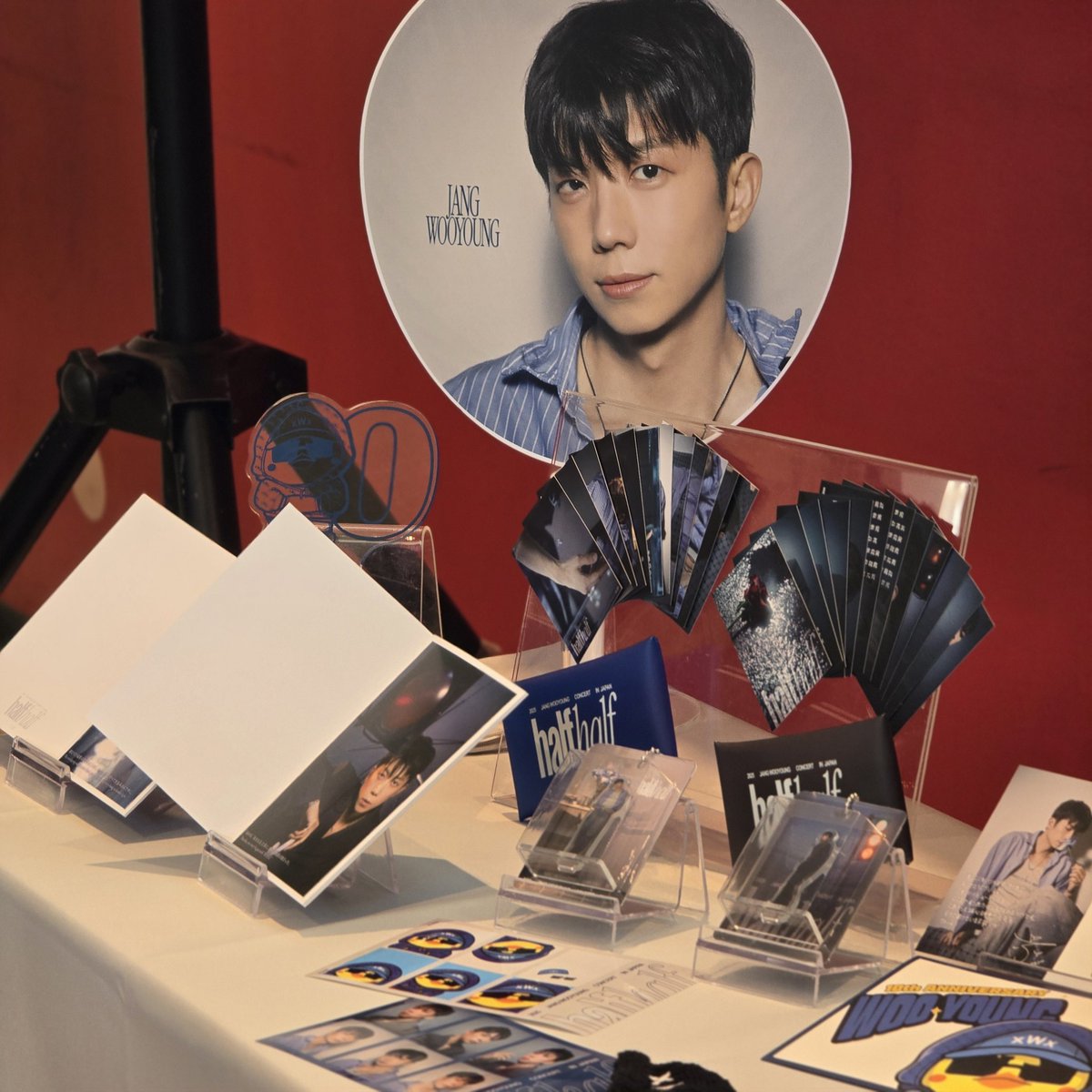 👀💙✨
#WOOYOUNG #ウヨン
#halfhalf
#2025_JangWooyoung_Concert