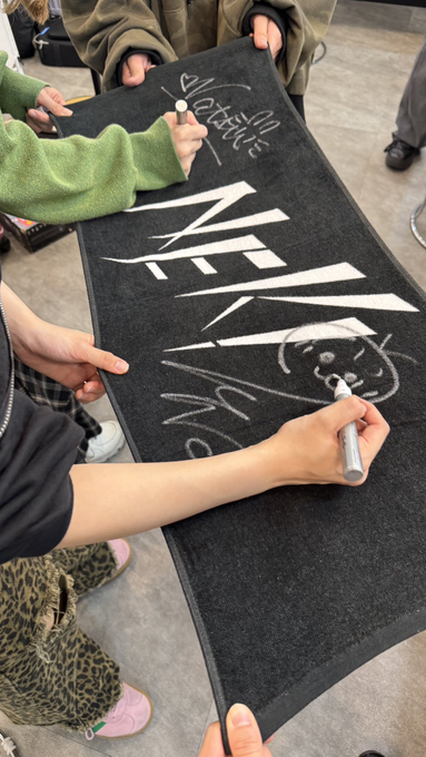 Signing towel media image