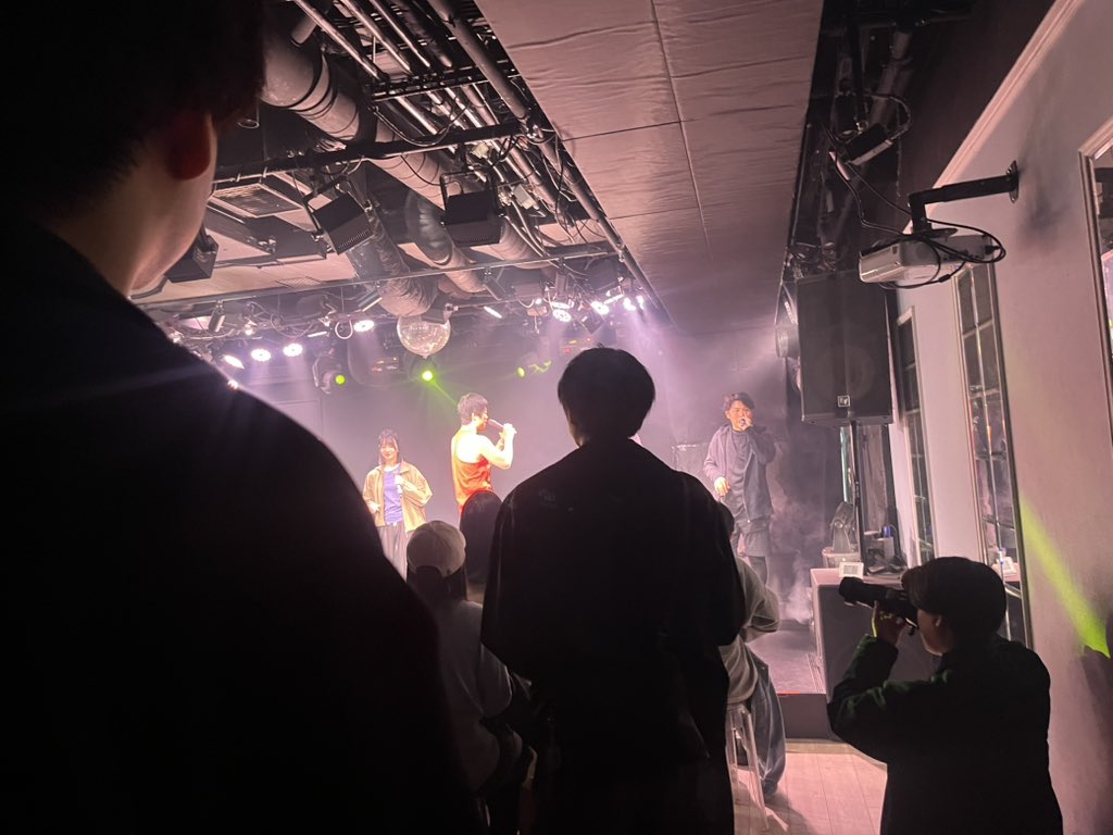 GARA_pong's tweet photo. ライブはじまりましたね https://t.co/m5d49ni3pm