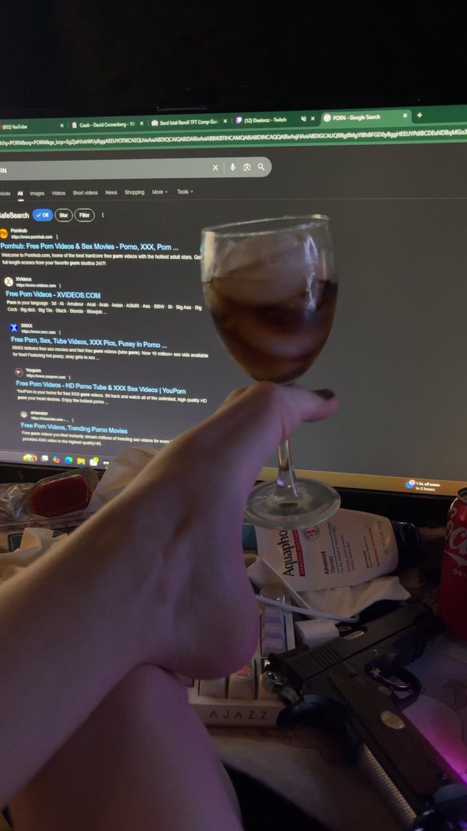 flibbier's tweet photo. Just enjoying a nice glass of coke tonight😂 cheers!🍷 https://t.co/YkiJEtZtsB