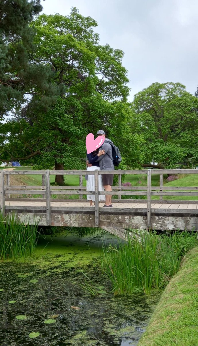 EZgoingTWcouple tweet media