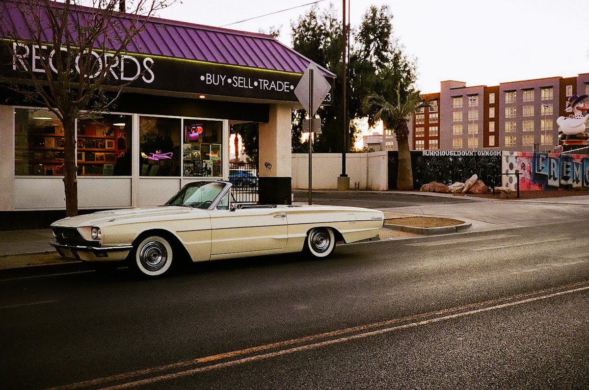 marvinj_lee's tweet photo. Las Vegas on 35mm film
Comment below your fav 1-4 https://t.co/HKcJZoa3PY