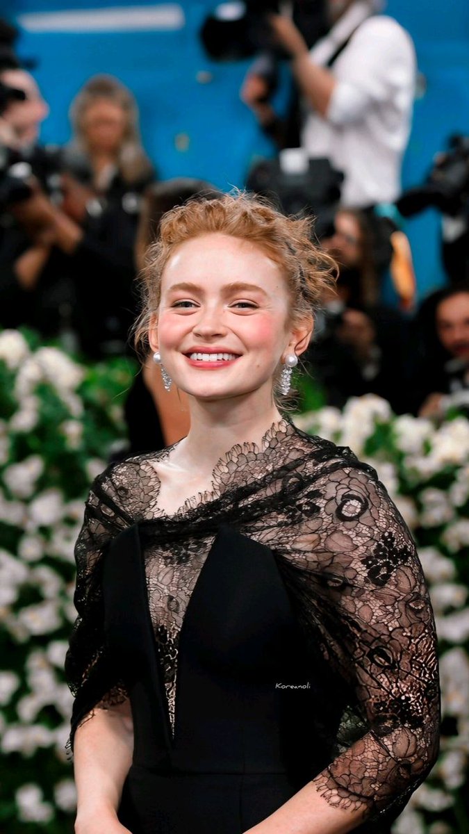 erencode's tweet image. how do i fit this in my header?