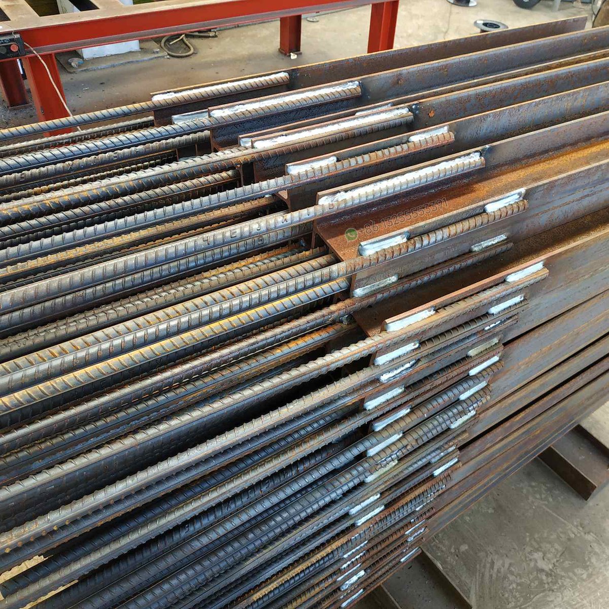 hackuswang's tweet image. Our factory specializes in year-round production of various specifications of retaining wall posts and custom steel prefabricated components. Feel free to contact us whenever you have needs.