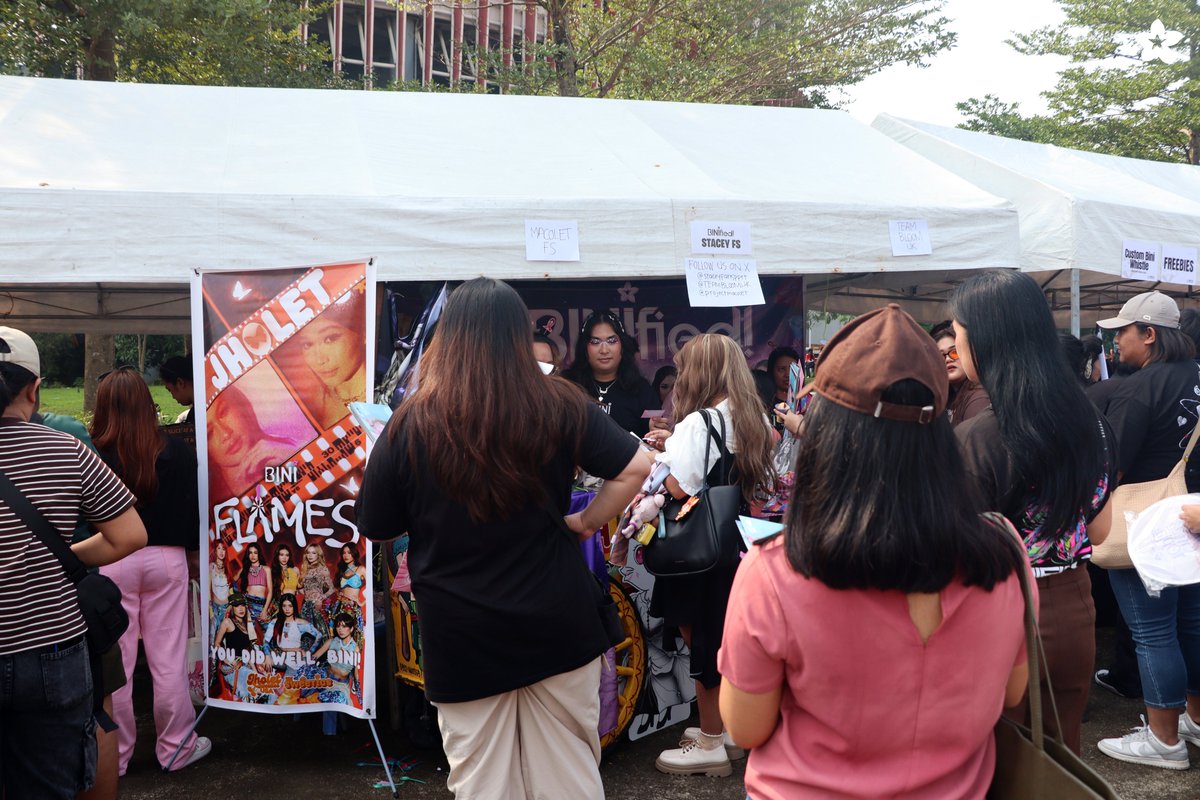BINI_ph's tweet photo. Eyyyy! Kicking off early with the #BINIFIED FAN ZONE!💖✨

See you here at the PH Arena Helipad for freebies, giveaways, and all-out energy!🙌🏻😉

#BINI #BINIfiedPHArena #ABSCBNEvents #ABSCBNMusic https://t.co/rOCKeTVQnL