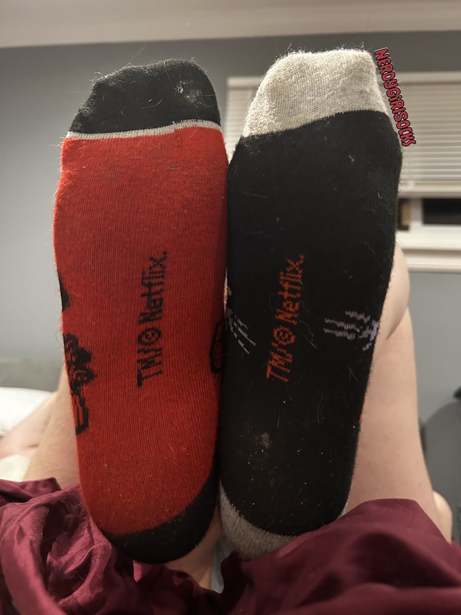 NerdyGirlSocks's tweet photo. Finally started watching #StrangerThings Season 5! To celebrate I figured I'd share some of my cute new socks with you guys!๐
2/2
#anklesocks #cutesocks #newsocks #chaussettes #mismatched #sockswag #shoesoff #socks #soles #socken #pieds #explore #fypใท https://t.co/hZAnCsmgw6