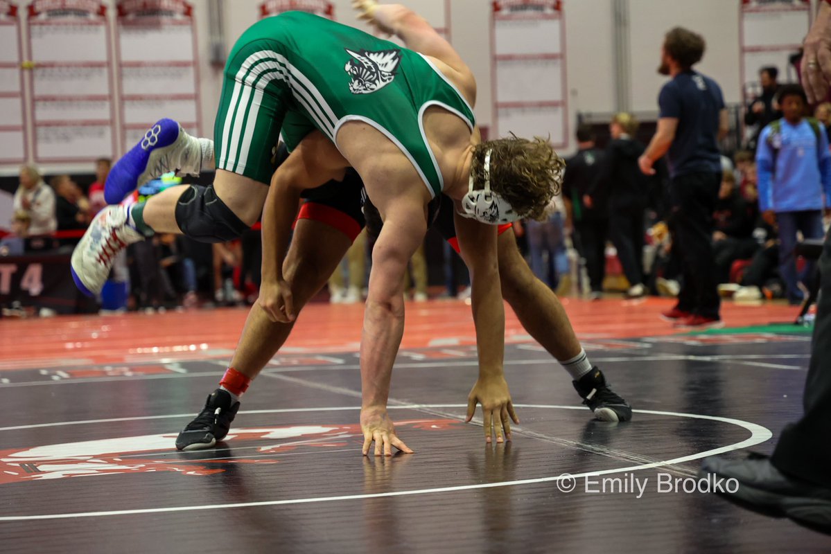 With one final pin, Ty Sabin takes 3rd at 190 pounds in a competitive Moore-Prettyman-Dunn Classic! Congratulations, Ty!! #PAW
<a href="/WildcatsPCHS/">Plainfield Central Wildcats Athletics</a> <a href="/Mr_Chlebek/">PHS Wildcats</a>