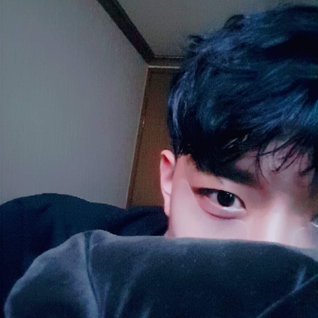 one_sextt's tweet photo. 오랜만에 본가집와서 실리콘팩 조지는중
#광주 https://t.co/uV2FcMnjzO