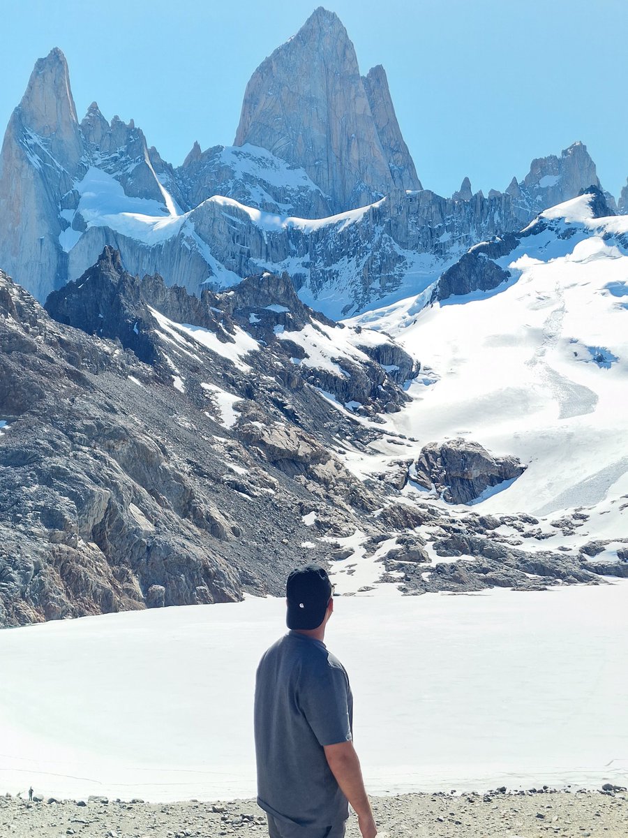 eugene_corp's tweet photo. 50+ km of Patagonia hiking. Legs dead, brain fully rebooted. https://t.co/gKwhmLg1Gs