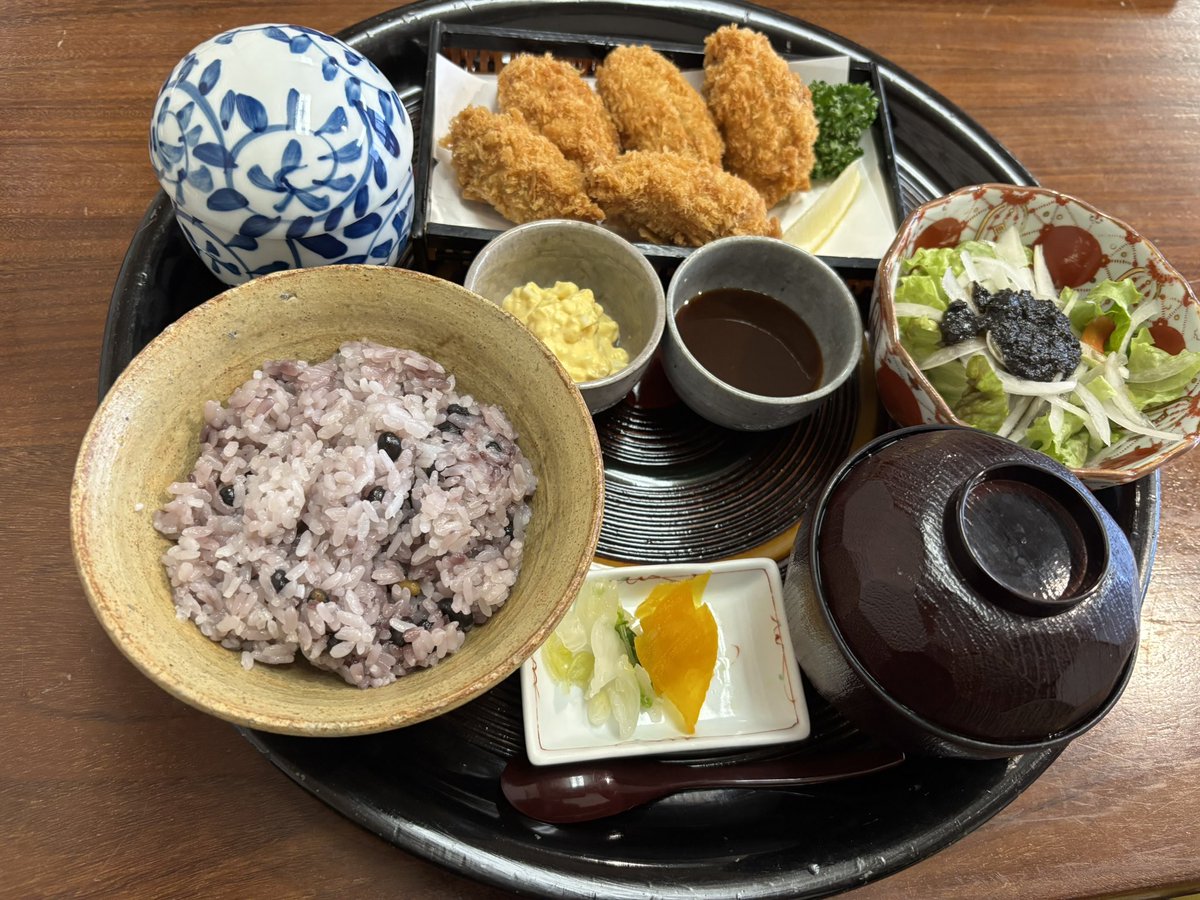 みずほＰａｙＰａｙドーム福岡

Ｂ’ｚ❣️

当日販売されている🫢
いいなぁ🎸

みなさん楽しんできてくださいね♪

のんびりカキフライ定食🦪いただきます