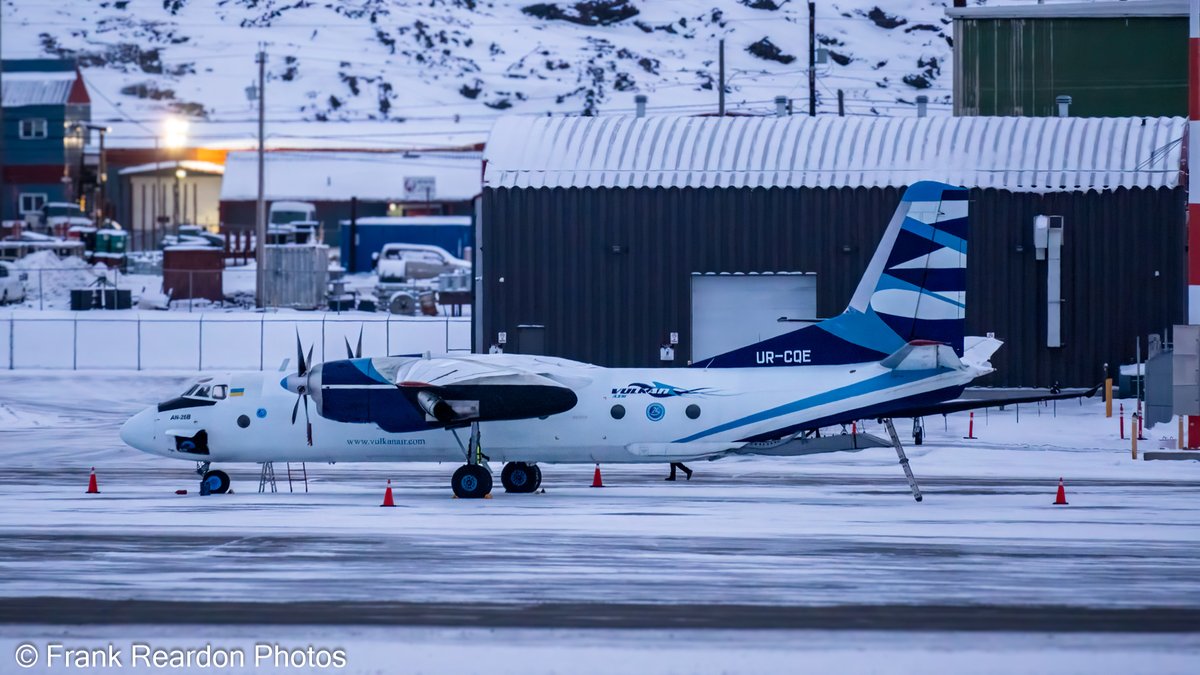 FrankReardon1's tweet photo. Spotted in #Iqaluit (CYFB) #Nunavut an Antonov Cargo #AN26B by "Vulkan Air" REG: UR-CQE Built in 1985 with S#14004 NATO Name: "Curl"
#YFBSpotters @flightradar24 #URCQE https://t.co/e83MFLOZ19