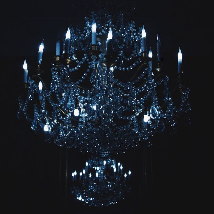 gsimjaeyun's tweet image. Obsidian and gold. Not just caught, but own the shine. A presence, shared by Sunghoon and I, sharper than any facet, a gaze that holds centuries. The price of perfection is eternal.