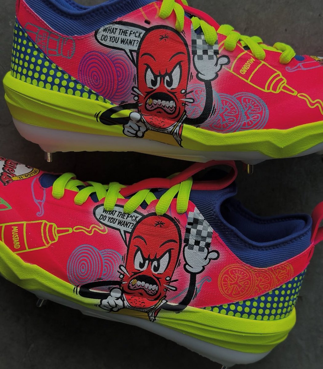 redturn2's tweet image. You mean this The Wiener Circle?? Let’s gooooo!!! #MarriedIntoTheBearsFamily @ChicagoBears @court_with_a_K @TheWienerCircle @andr3w