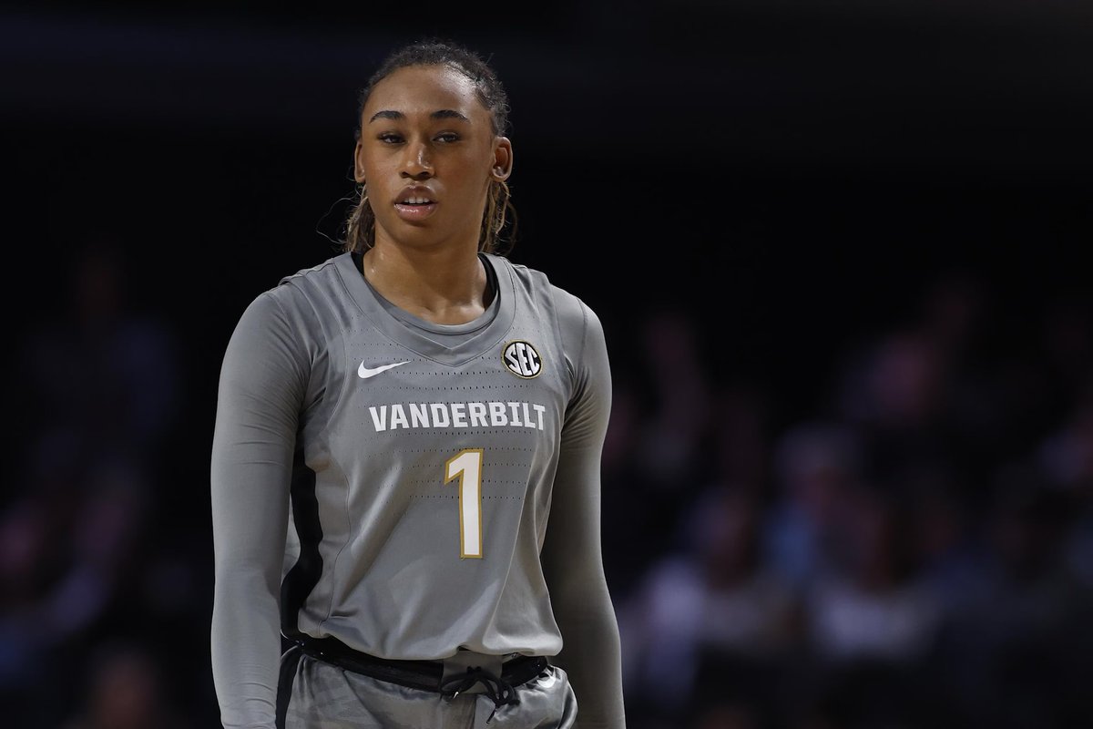 trendyhoopstars's tweet image. Four days ago, there were 45 unbeaten teams across the country. Now we’re down to 30.

And that number won’t hold for long. It’s guaranteed to drop to 27 before we flip the calendar, with three unbeaten-vs-unbeaten matchups set for the next two days:

✨No. 17 Vanderbilt (7–0)…