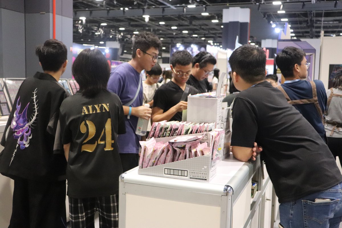 WOC Distribution tweet media