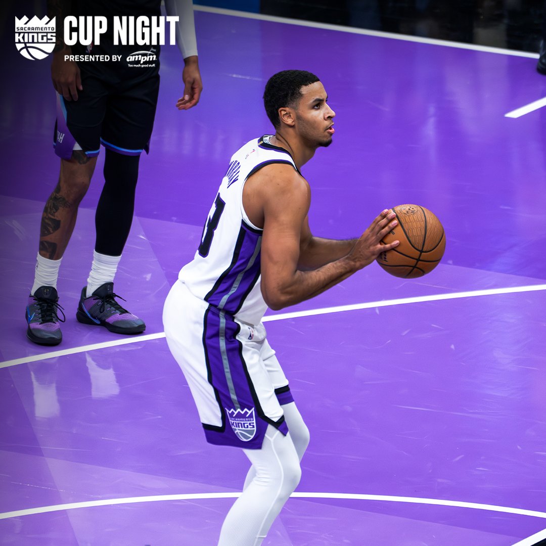 HALFTIME: Kings trail at the break, 62-51.

👑 Keegan Murray: 14 PTS, 6 REB
👑 Zach LaVine: 14 PTS, 3 AST
👑 Russell Westbrook: 8 PTS, 5 AST

Kings Cup Night presented by @ampm 