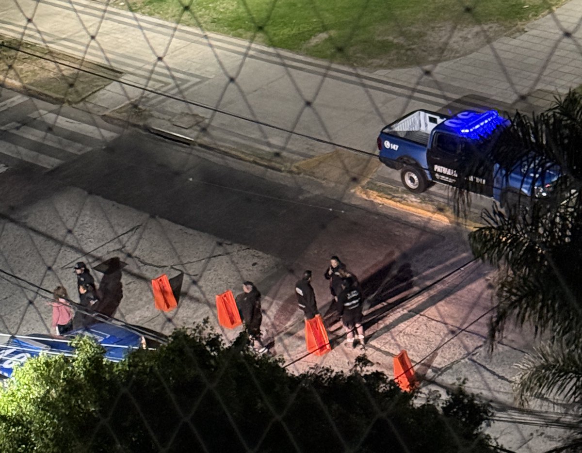 celiharry's tweet image. Hay operativo y hay silencio en Plaza Malvinas, demos gracias.. 🙌🏼