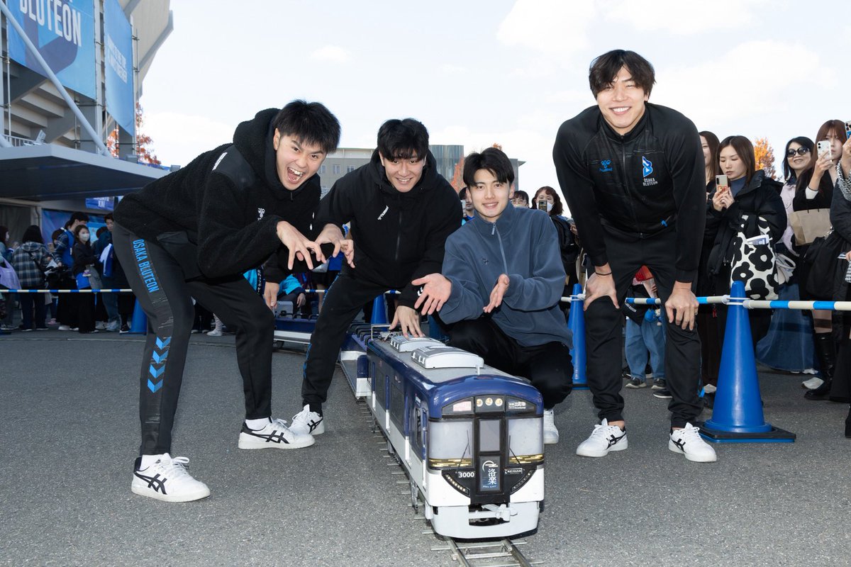 🔷ブルテオン情報🔷
京阪コラボデー 🚃⭐️✨
#中村駿介 #池城浩太朗 #金田晃太朗 #清水邦広
#大阪ブルテオン
#OSAKABLUTEON