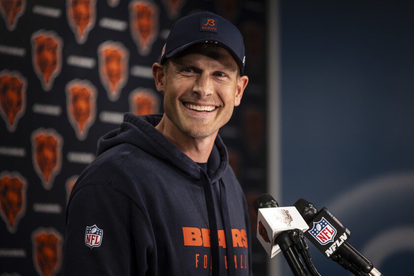 w3stw3stw3st's tweet image. Happy Thanksgiving, Chicago 🥹

#cf97 #DaBears