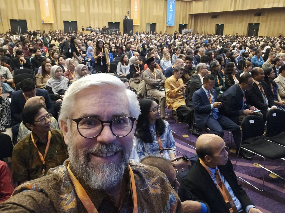 Gordon Flake tweet media