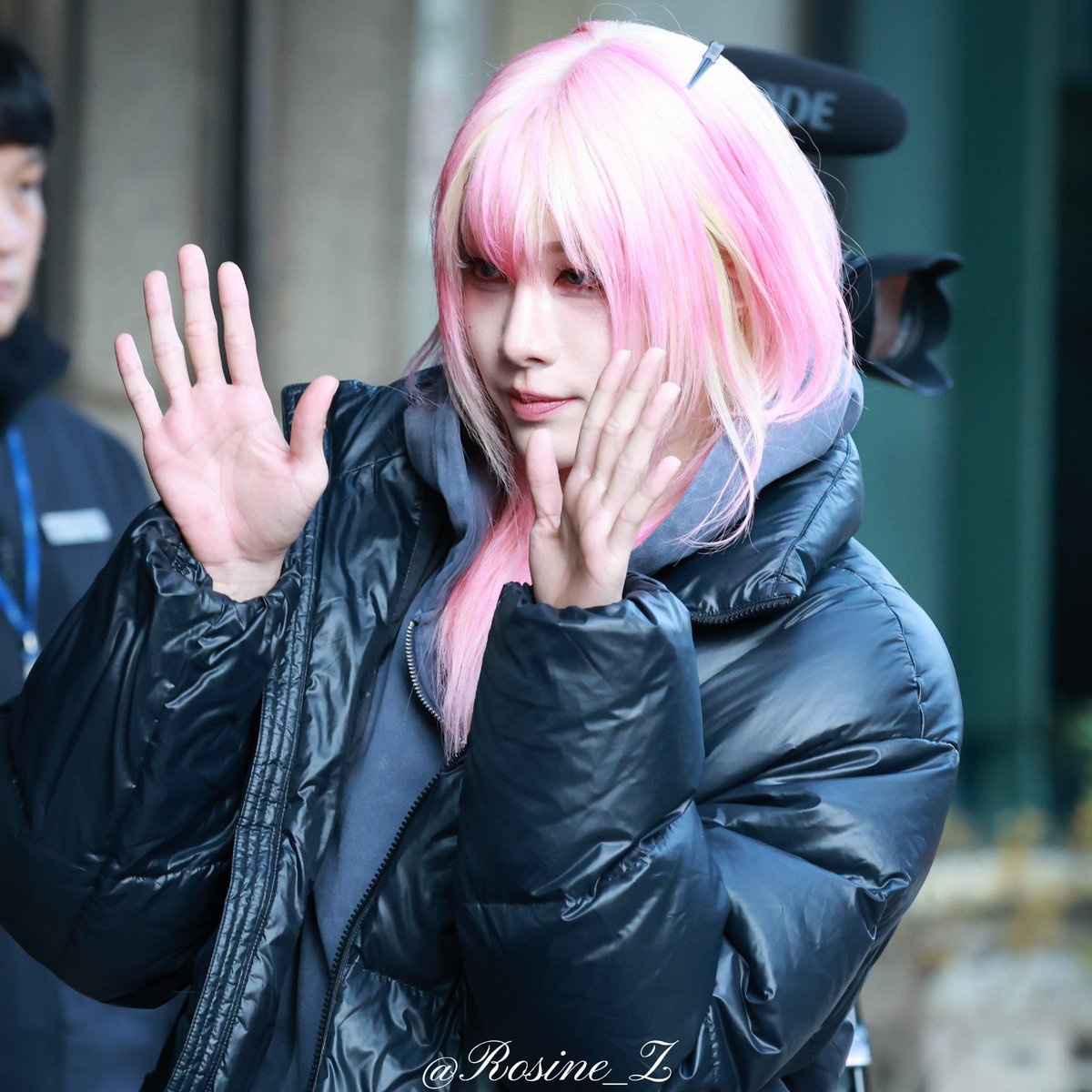 ruislvr's tweet image. i’m literally in love with this hair