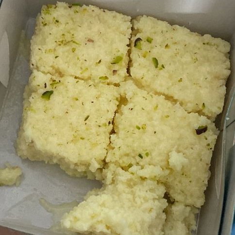 oye_New_Bie's tweet image. Choose one only?