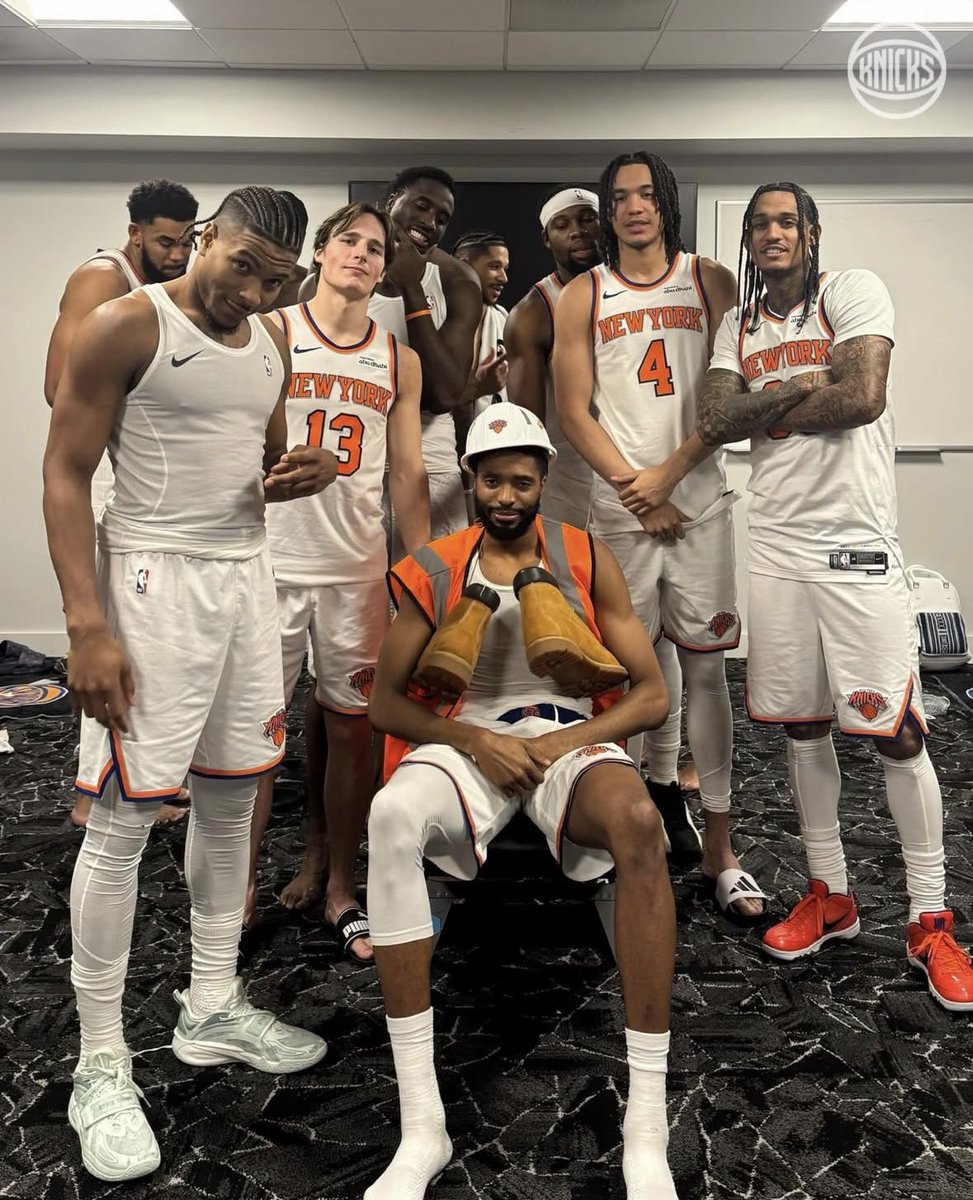 Mikal Bridges has recorded 2 or more steals in 9 straight games.

Dude.