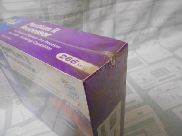 【買取速報】
「Pentium II Processor」をお譲りいただきました！
しかも未開封品ですよ♪
BEEPではこういった懐かしのPCパーツなども買取を行っております。お持ち込みお待ちしてます。（ビッグダデー村田）