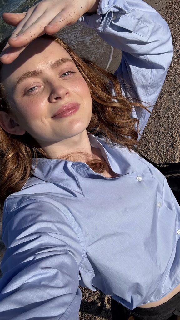 erencode's tweet image. Want to turn this X acc into her fanpage😭❤️