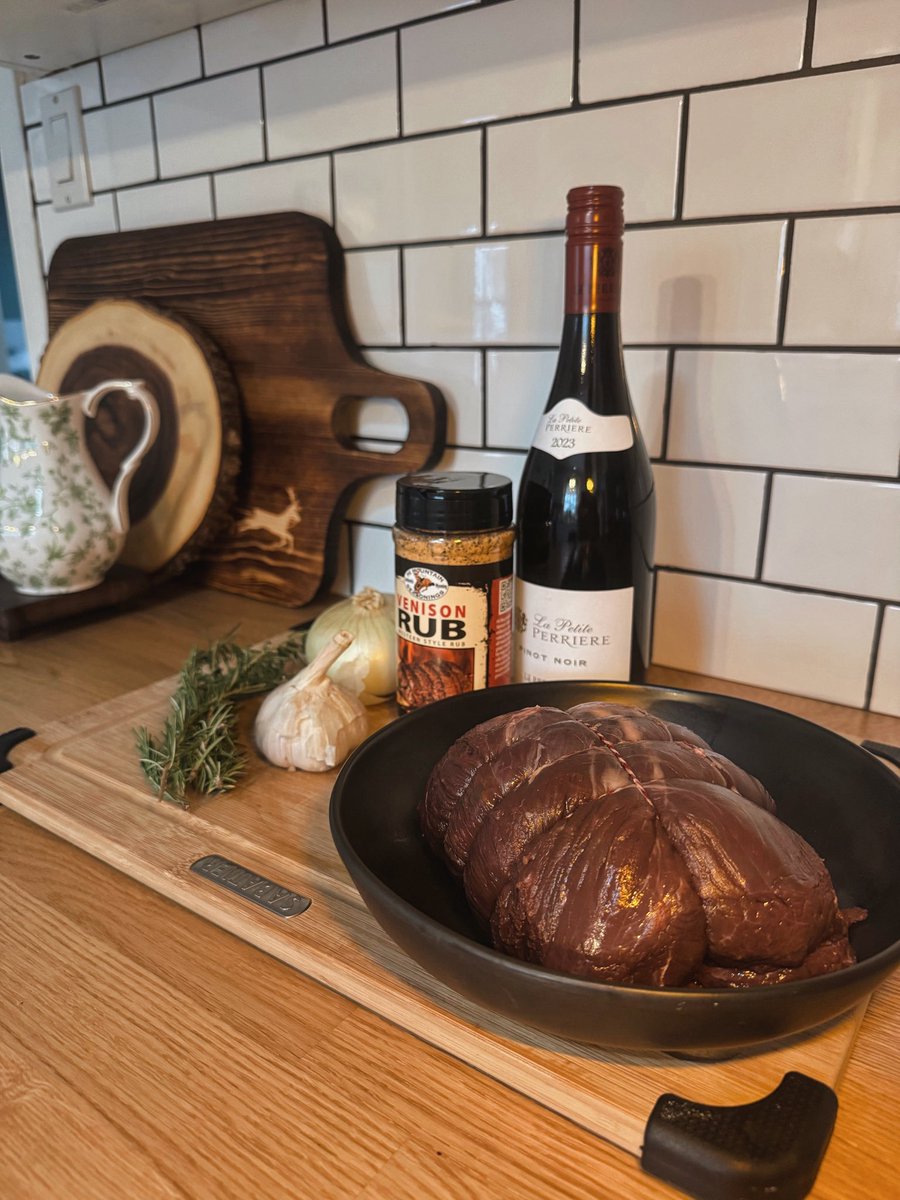 A clean, lean venison roast. Ain’t nothin’ like it. 🦌 🥩 

What’s your favourite way to cook up a venison roast?