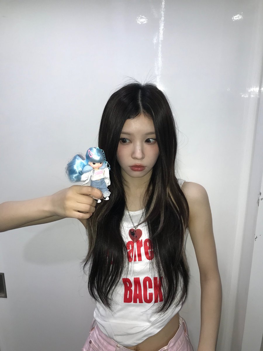 🌟 #MOKA | 251129 ☕: First broadcast beep #ILLIT #아일릿