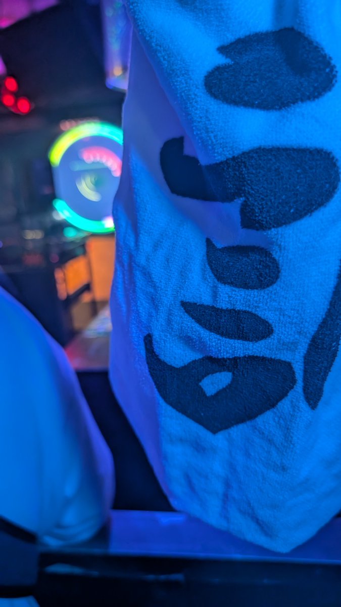 ディルアングレイ  ダイから　ツアー中受け取ったタオル　本物 ディルアングレイ ダイから ツアー中受け取ったタオル 本物