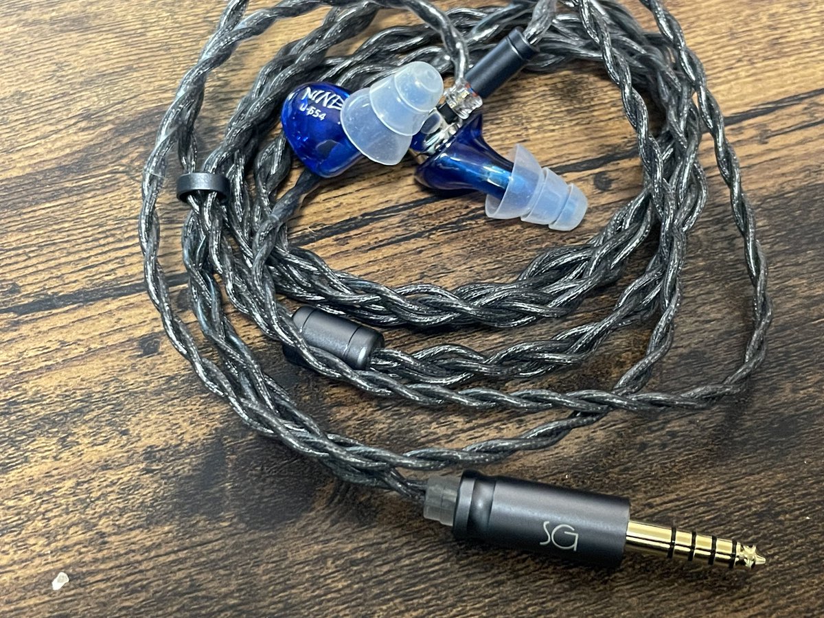 u-554にコネクタを付けて気に入ってるケーブルに変更 SoundsGoodの