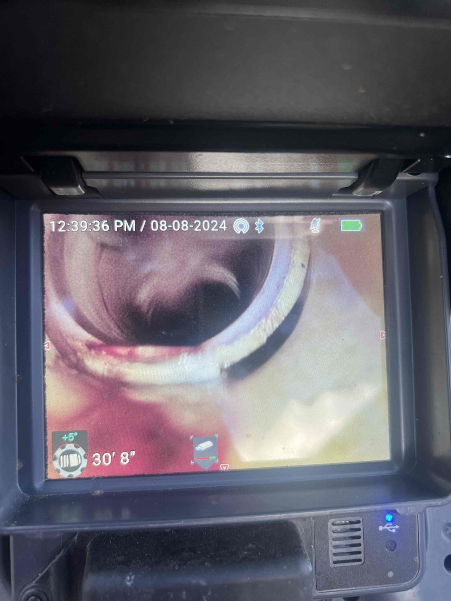 Aubrey_Plumbing's tweet image. Came out for a potential leak and performed a 3-hr sewer leak locate. 📹 Found a sewer break under the hallway bathroom and confirmed it&apos;s the only issue. Excavation team starts repairs tomorrow! 💪
 
#AubreyPlumbing #DFWPlumber #LeakDetection #SewerRepair