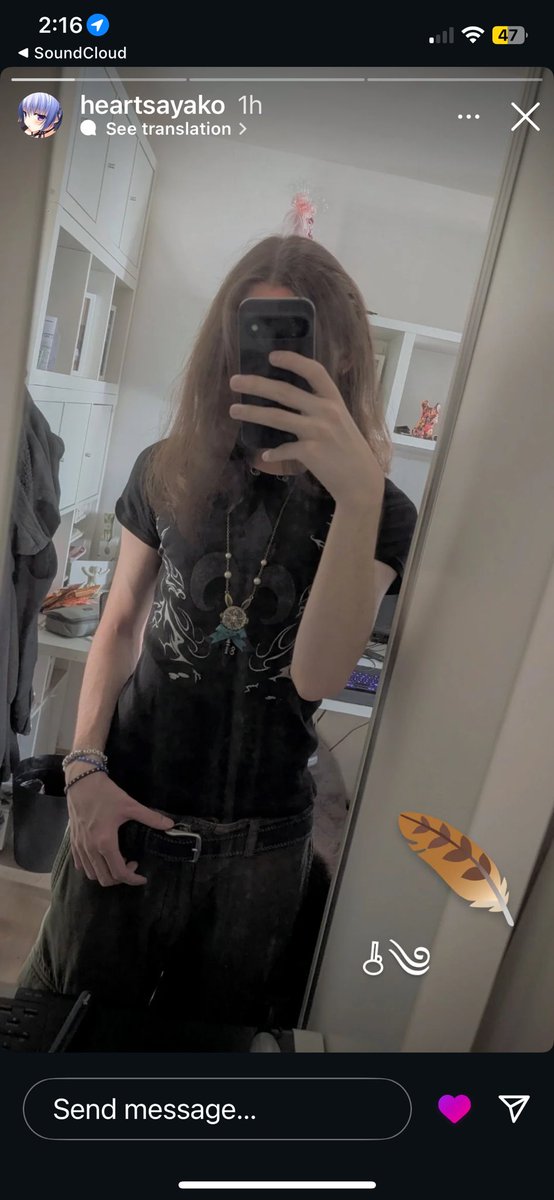 elfactions's tweet image. dirty house 🏚️              pray 🙏🏻
hoe 🚂                             educated📚
gold digger 🏗️               a job💰
stinky 🤢                         clean 😌
5 kids👨‍👩‍👧‍👧                          loyal💍
cheater 🖇️                     faithful 👼🏼